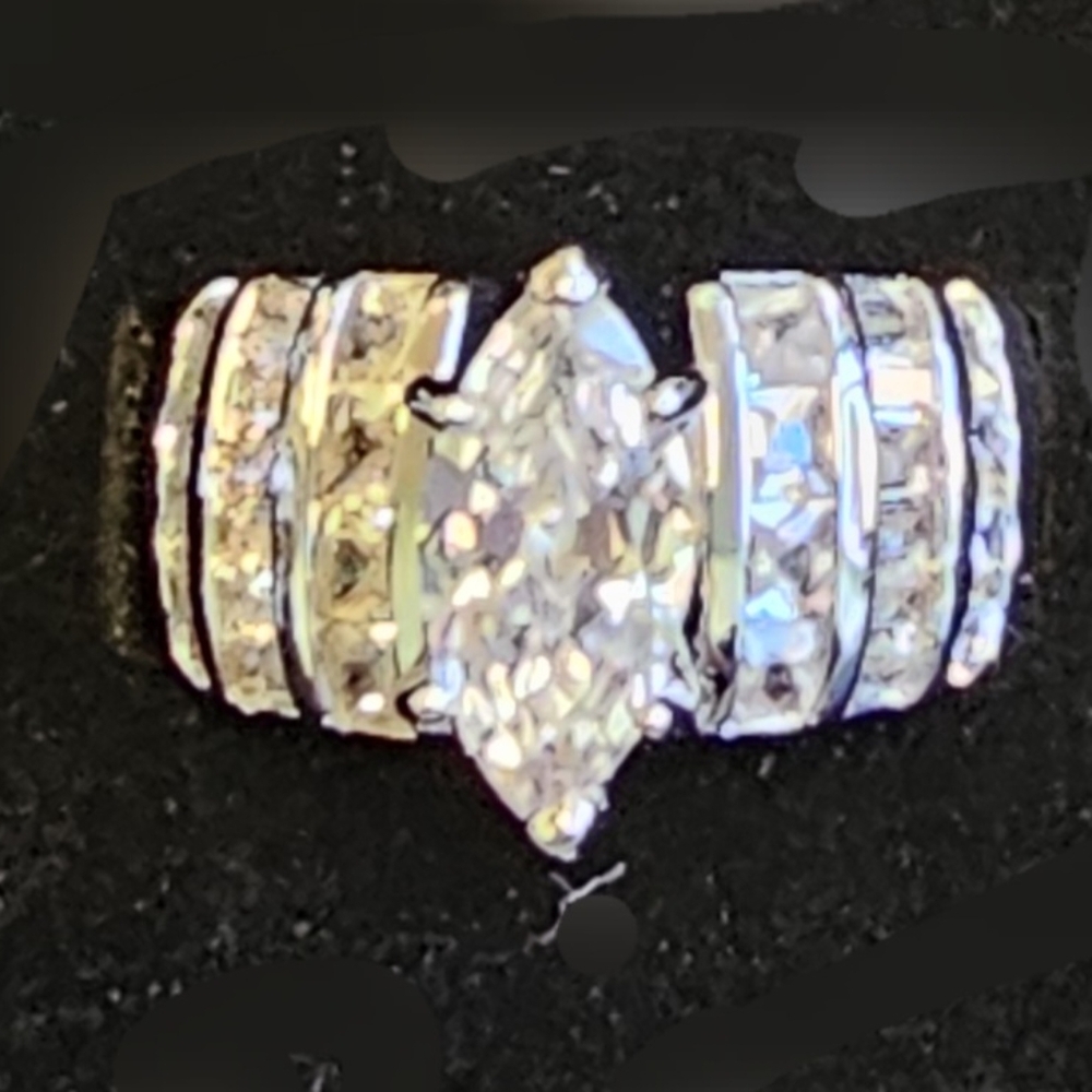 Beautiful Wedding Ring 925 SS Plated